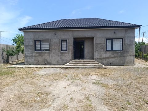 Satılır 4 otaqlı həyət evi/bağ evi 130 m² — Bakı