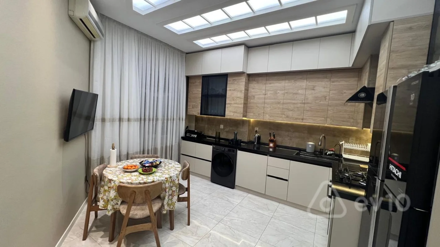 2 otaqlı mənzil, 85 m², Elmlər Akademiyasl Metrosu və Qələbə dairəsi yaxınlığı — Bakı