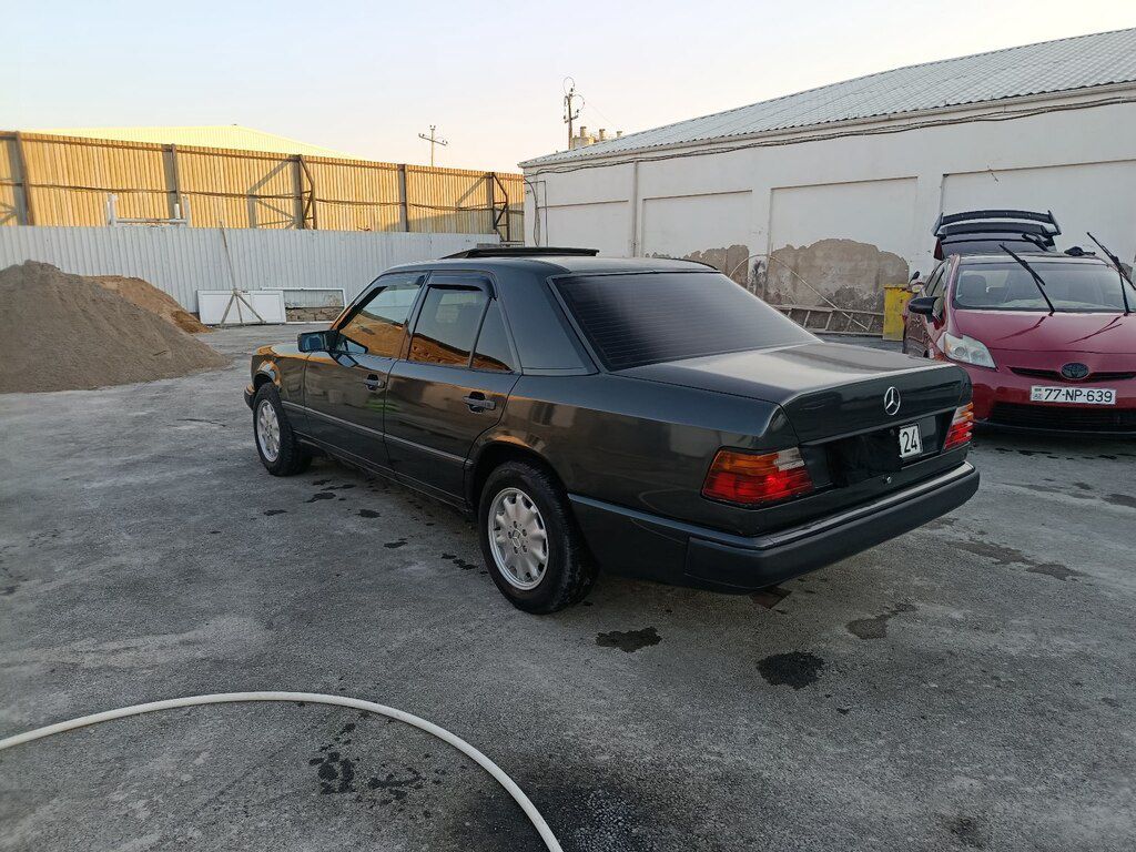 Mercedes 300 E, 3.0 L, 1988 il, 393 939 km — Avtomobillər, Sumqayıt (4)