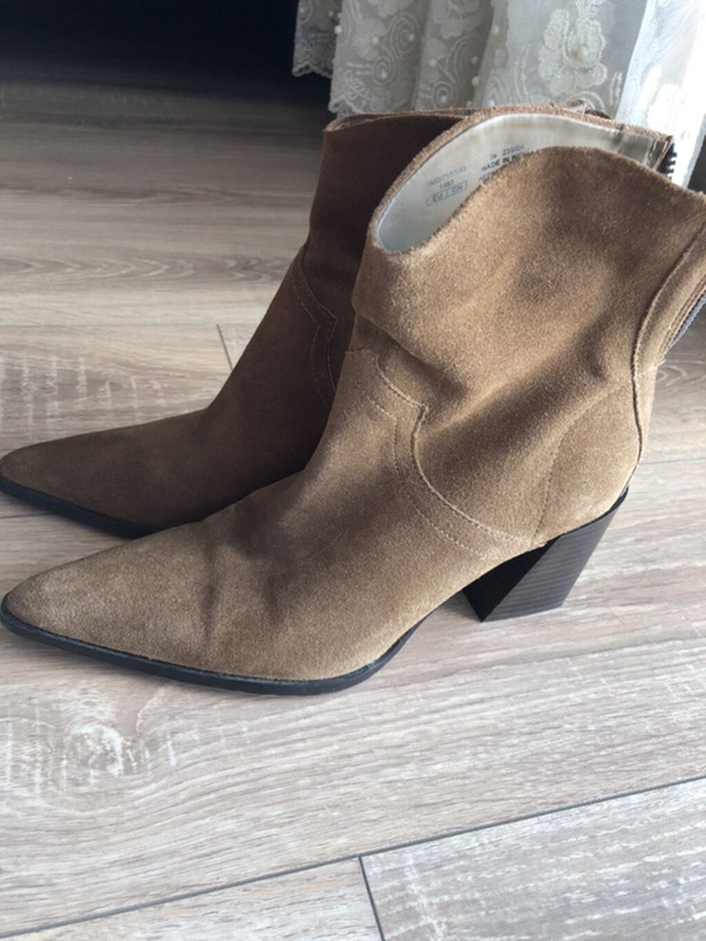 Bizim zaradan alinib 149 manata,bir tefe geyinilib,yeni kimi,material — Avam, Bakı