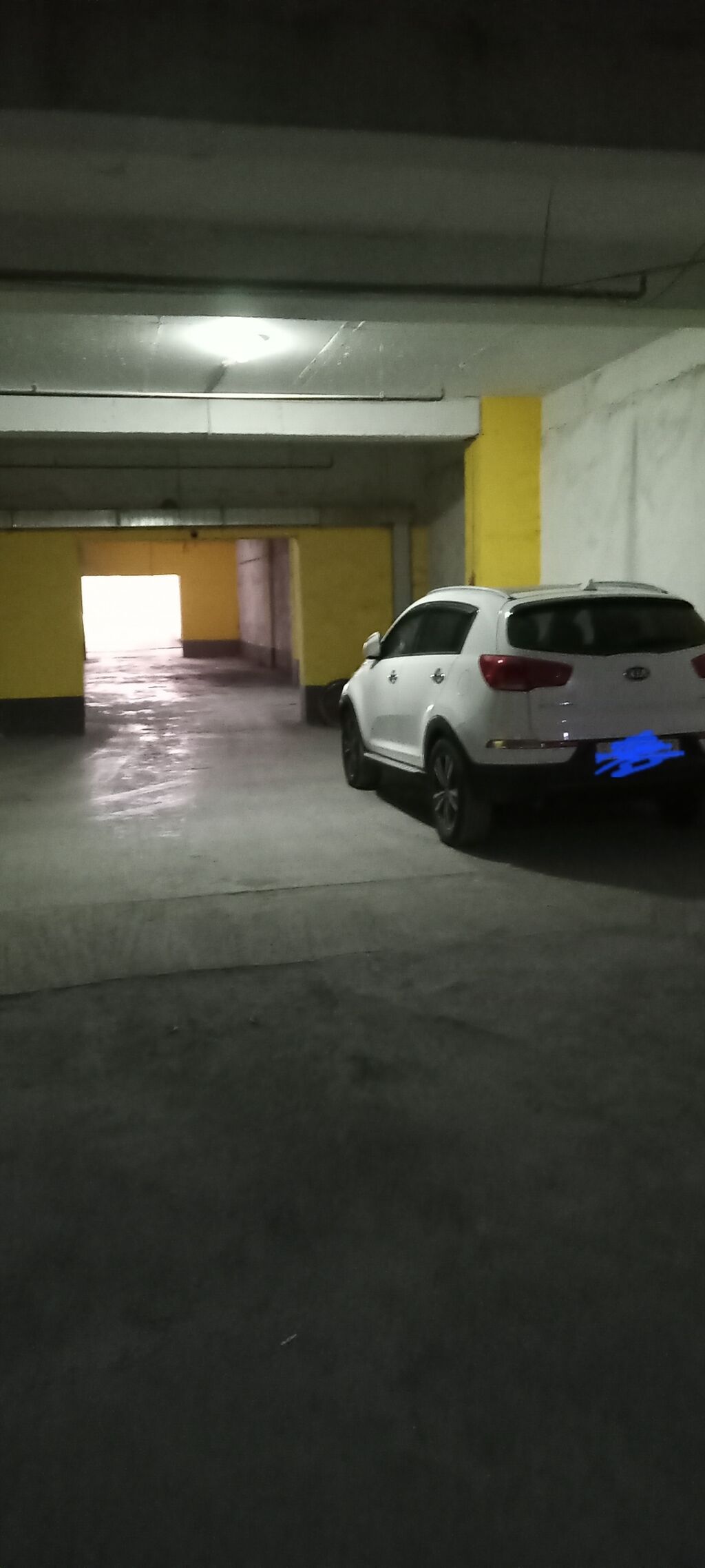 Qaraj 300 azn Azadlıq metrosu Yeni tikilinin qarajında.Aylıq İcarıyə — Garaj, Bakı (8)