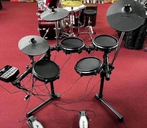 Alesis elektron zərb qurğusu – kompak tərtibatlı 5‑padlı mesh dəri — Qobu