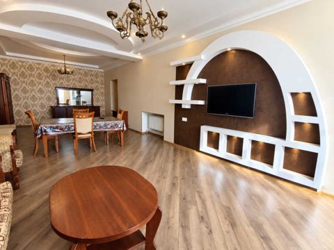 Satılır 3 otaqlı yeni tikili 150 m² — Bakı