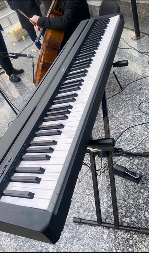Yamaha P45 ideal veziyyet de Rəqəmsal piano – səyyar ifalar və məşq — Digah