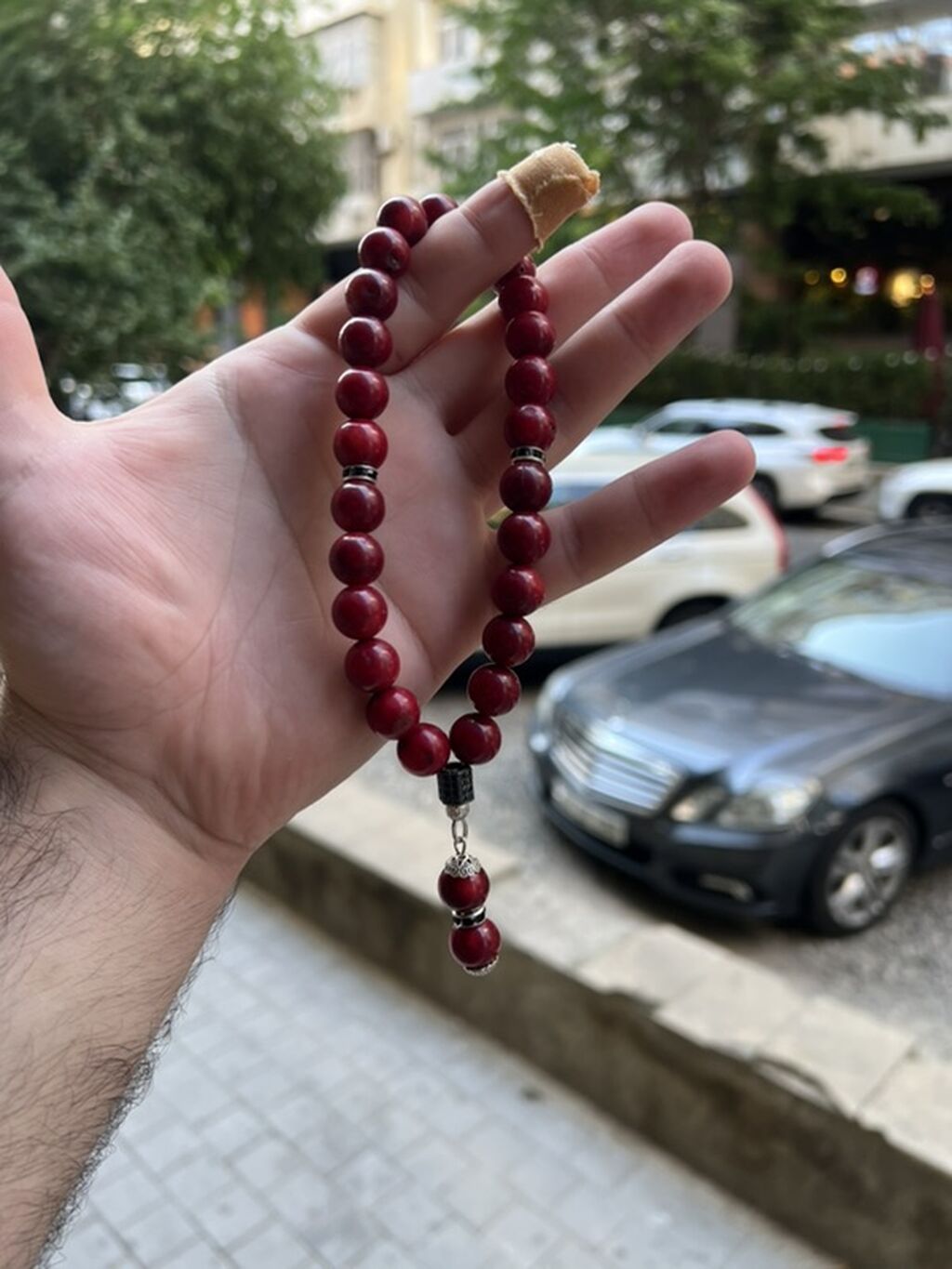 10.15 manatdan başlayan qiymetlerle muxtelif növ tesbehler var hamisi — Uca bilərziklər, Digah (3)