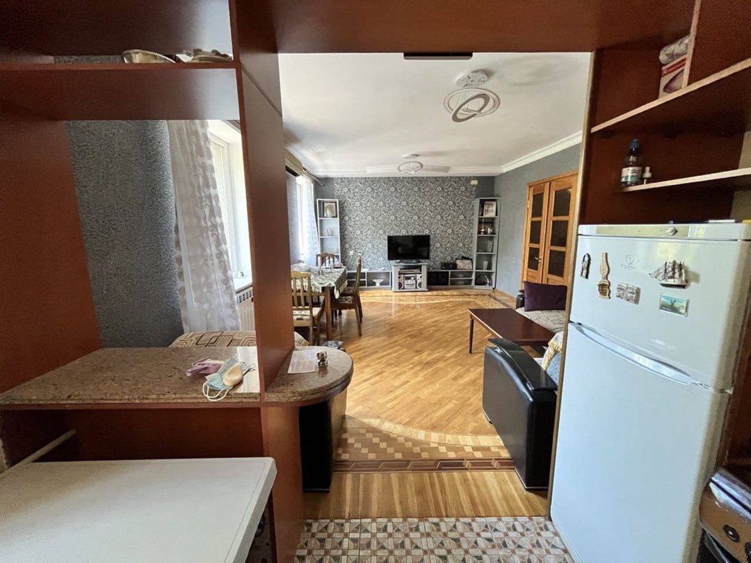 Satılır 5 otaqlı köhnə tikili 130 m² — Mənzil, Bakı (3)