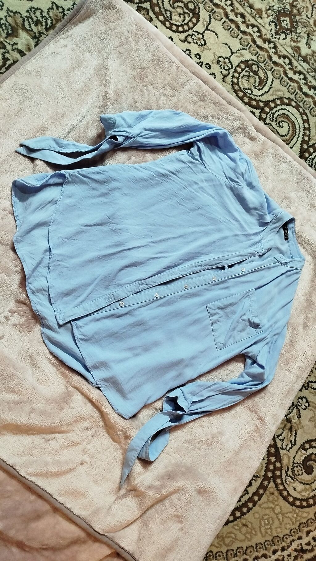 Mavi qadın köynəyi - Model: Sadə, V-yaxa, incə düyməli ön hissə — Köynək, Bakı