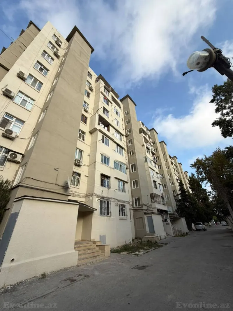 Satılır 2 otaqlı Mənzil Köhnə tikili 70 m² Bakı, Nizami r., Xalqlar Dostluğu m — Mənzil, Bakı