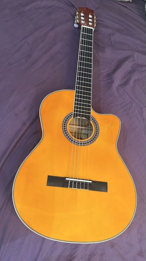 Klassik gitara, Yeni, Ünvandan götürmə — Bakı