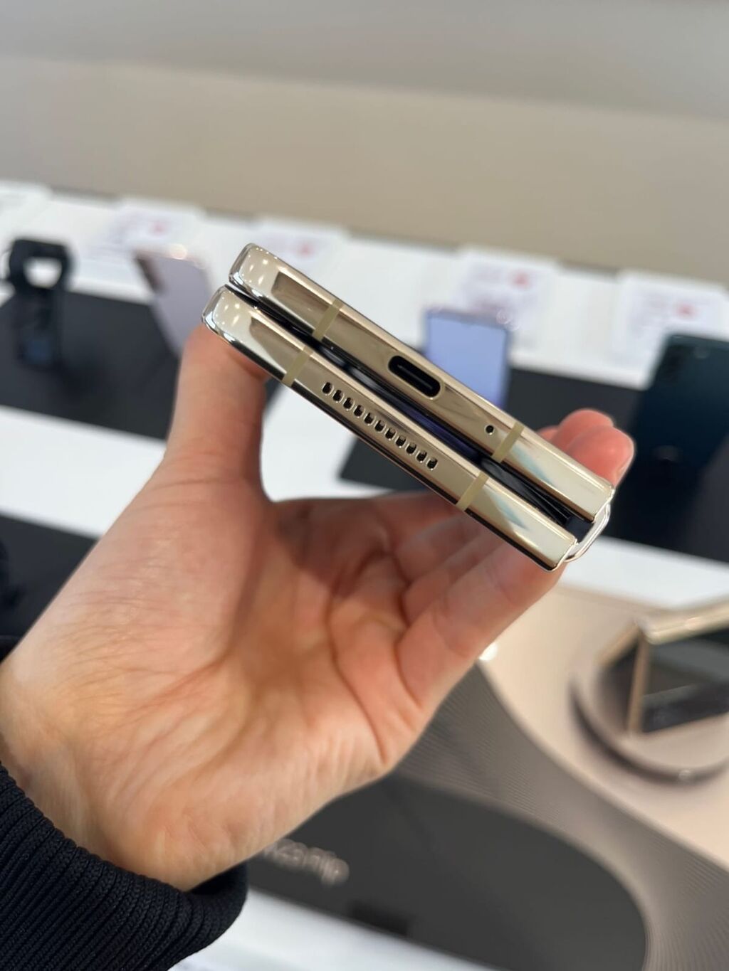 Qatlana bilən premium smartfon - Böyük daxili qatlanan ekran: planşet — Digər smartfonlar, Bakı (5)