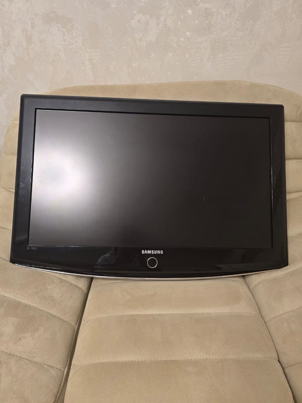 Televizor satılır qiymət 100azn ünvan Yeni Yasamal Sevgi 7682 — Televizorlar, Bakı