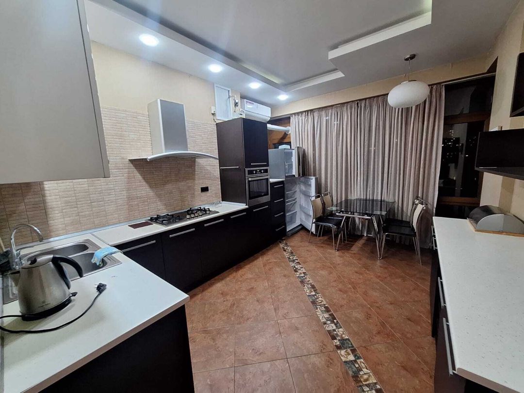 İcarəyə verilir 4 otaqlı yeni tikili 200 m² — Mənzil, Bakı (5)