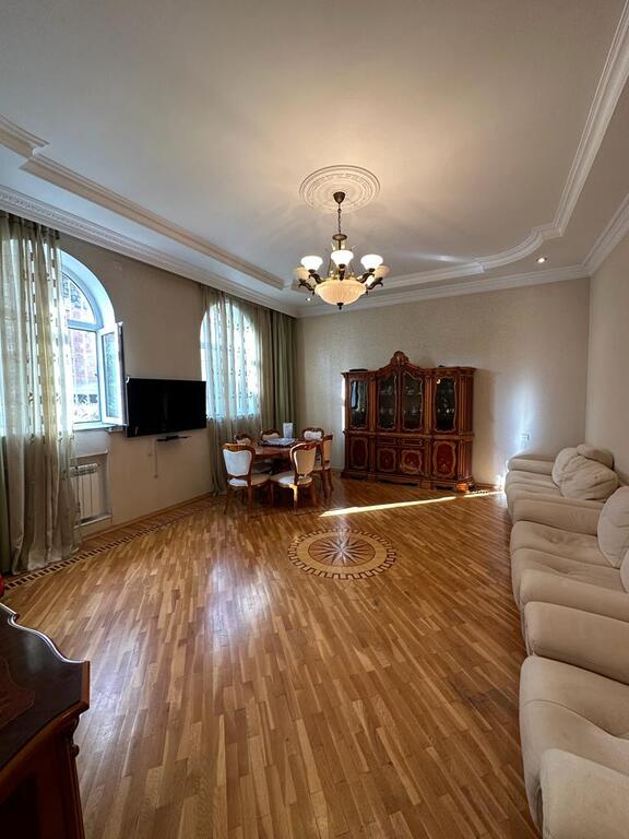 Satılır 4 otaqlı həyət evi/bağ evi 130 m² — Ev, villa, Bakı (3)
