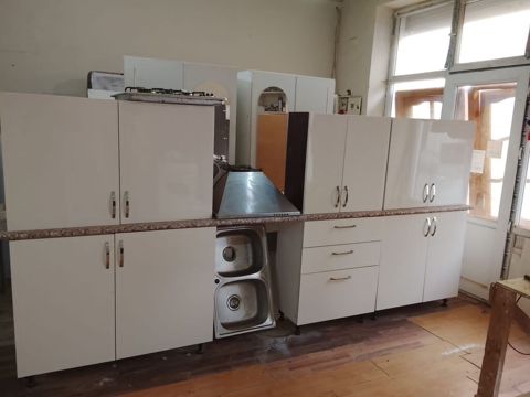 Metbex mebeli satilir 550azn.Olcu 3.30.Uzerinde qaz aspirator moyka ve — Mehdiabad