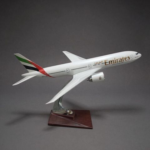 Təyyarə Emirates Boeing 777-300 ER, 31x30x18 sm - prm1_20 — Bakı