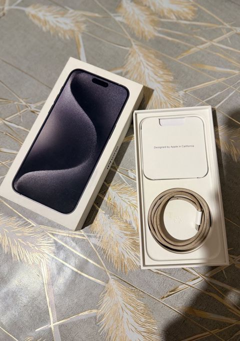 IPhone 15 Pro Max, 256 GB, Black Titanium, Simsiz şarj — Bakı