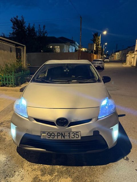 Toyota Prius, 1.8 L, 1.3 kWh, 2013 il, 635 691 km — Bakı