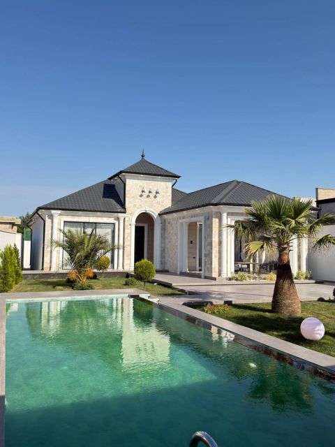 Satılır 5 otaqlı həyət evi/bağ evi 300 m² — Bakı