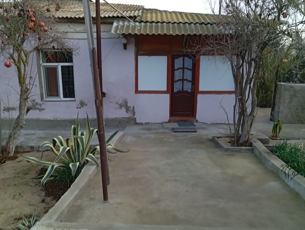 Satılır: Həyətli evi, 13sot torpag,ev 180kv,birmertebeli,tam — Ev, villa, Bakı