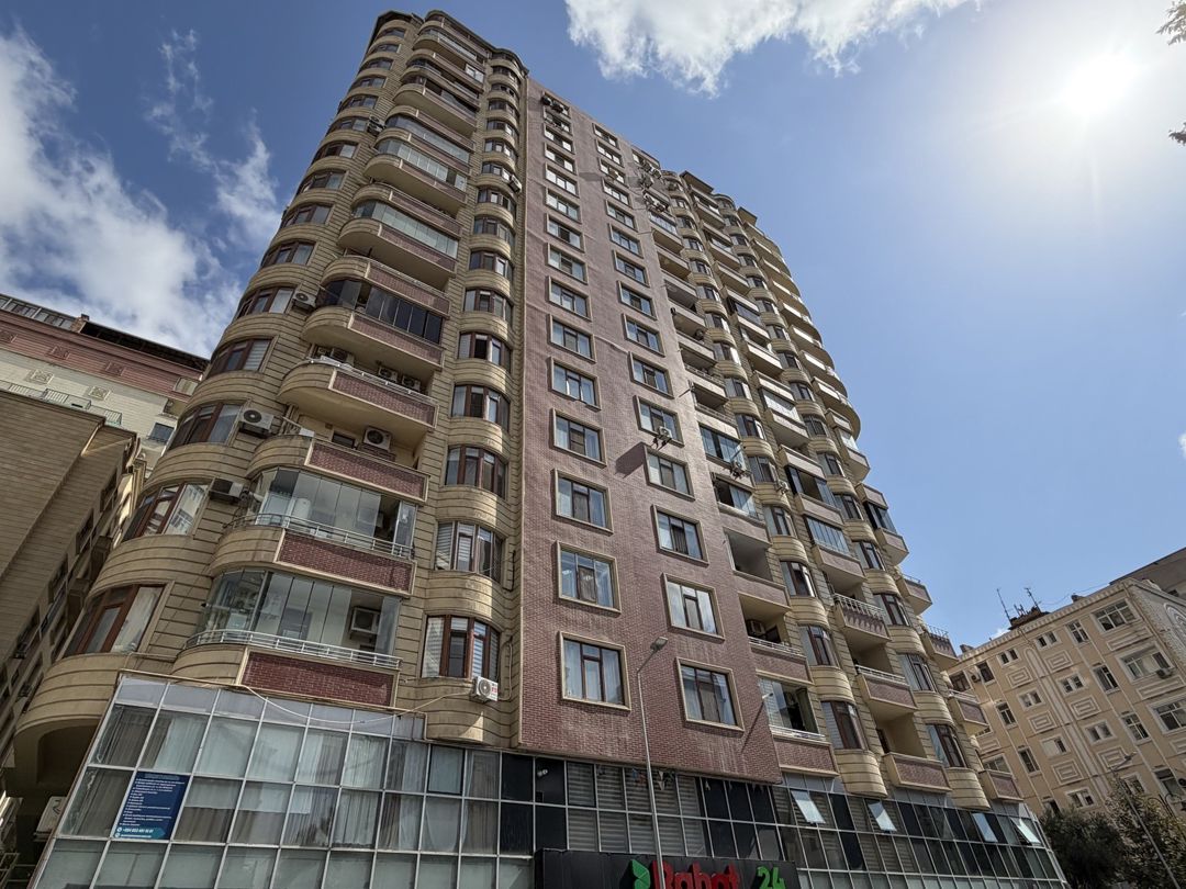 Satılır 3 otaqlı yeni tikili 168 m² — Mənzil, Bakı