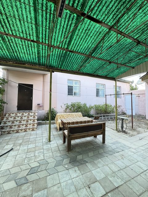 Satılır 4 otaqlı həyət evi/bağ evi 114 m² — Bakı