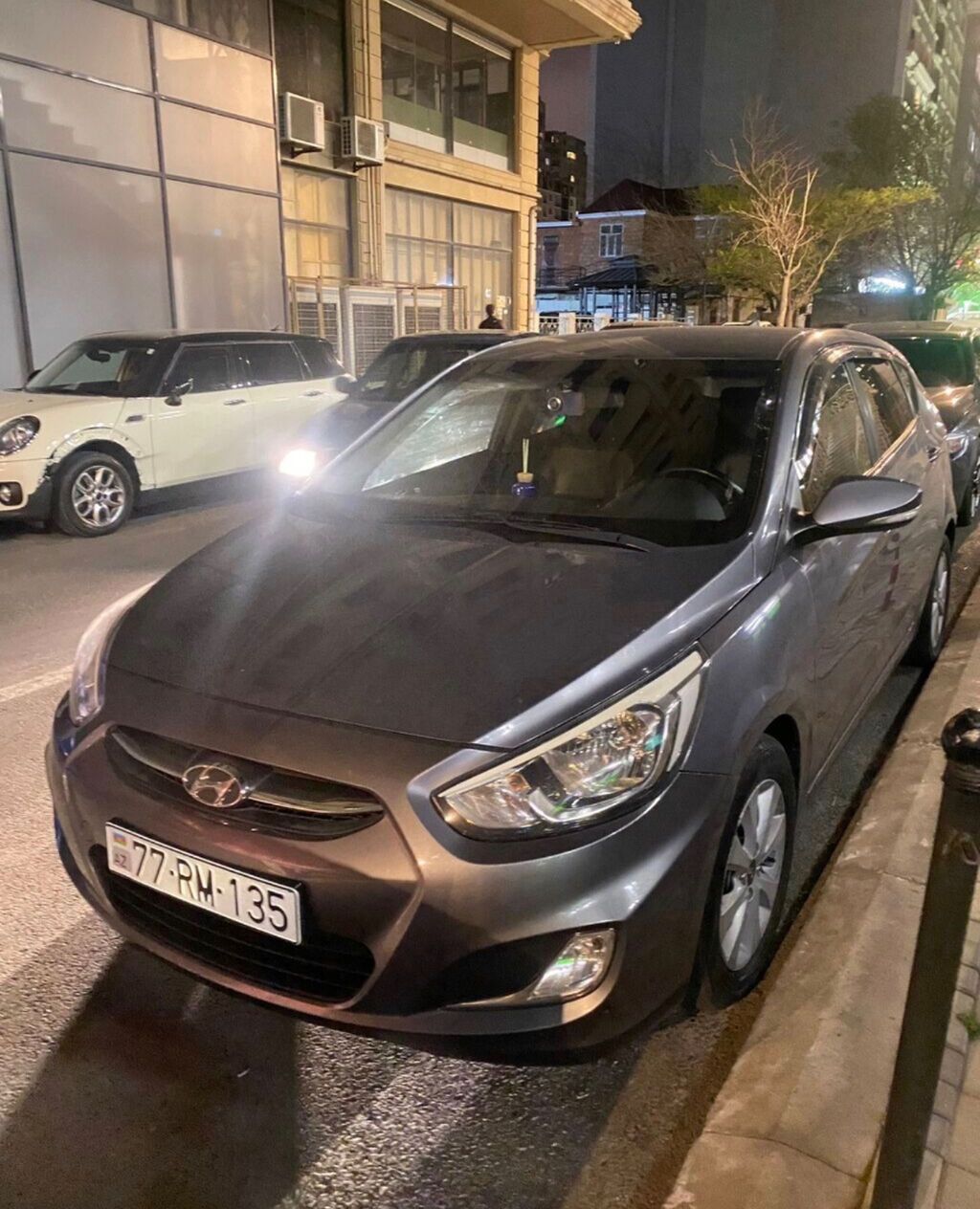 Hyundai Accent: 1.6 l 2017 il Hetçbek 77-RM-135 — Avtomobillər, Bakı (2)