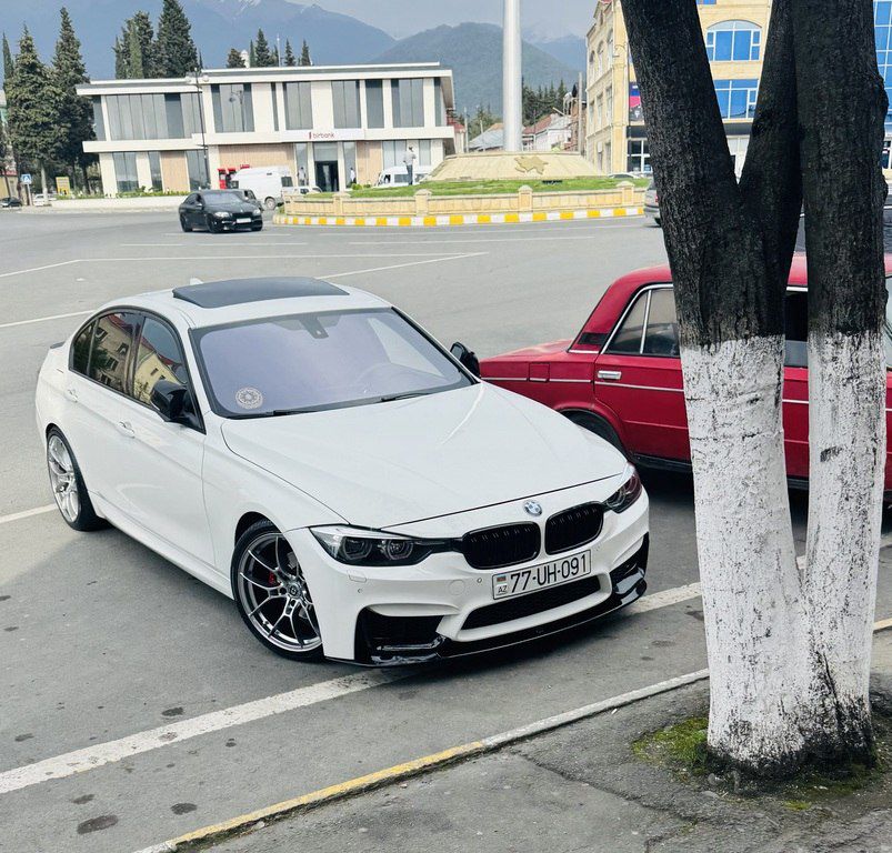 BMW 330, 2.0 L, 2015 il, 198 000 km 77-UH-091 — Avtomobillər, Zaqatala (10)