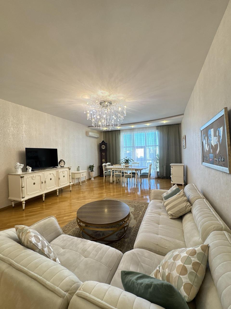 4 otaqlı mənzil, 190 m², Aşıq Alı küçəsi — Mənzil, Bakı (7)