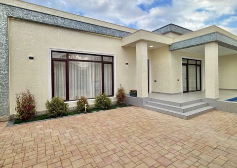 Satılır 4 otaqlı həyət evi/bağ evi 150 m² — Bakı