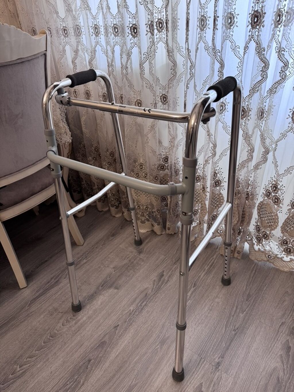 Gəzinti çərçivəsi (walker) – yüngül alüminium konstruksiya — Kürəklər və yürüyüş aparatları, Bakı (2)