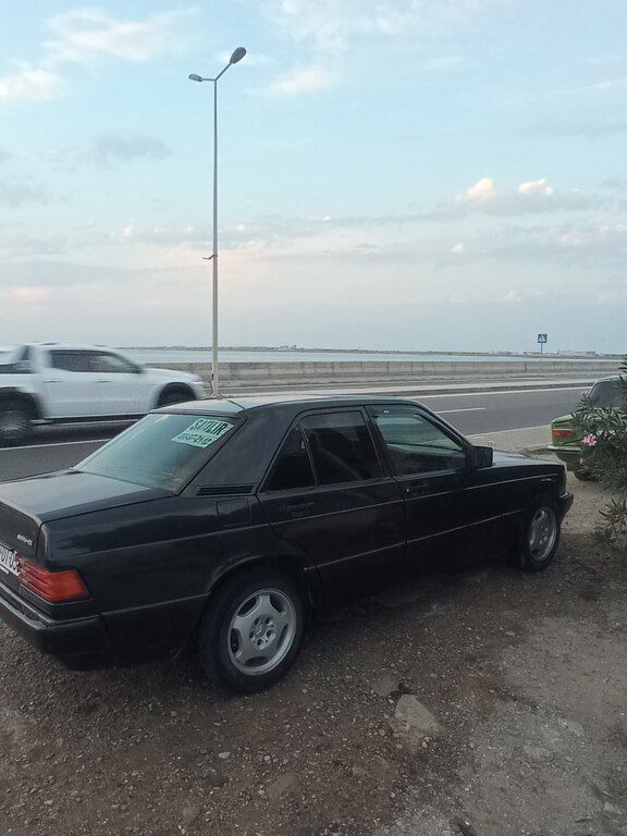 Mercedes 190, 2.0 L, 1990 il, 570 023 km 10-OT-058 — Avtomobillər, Bakı (4)