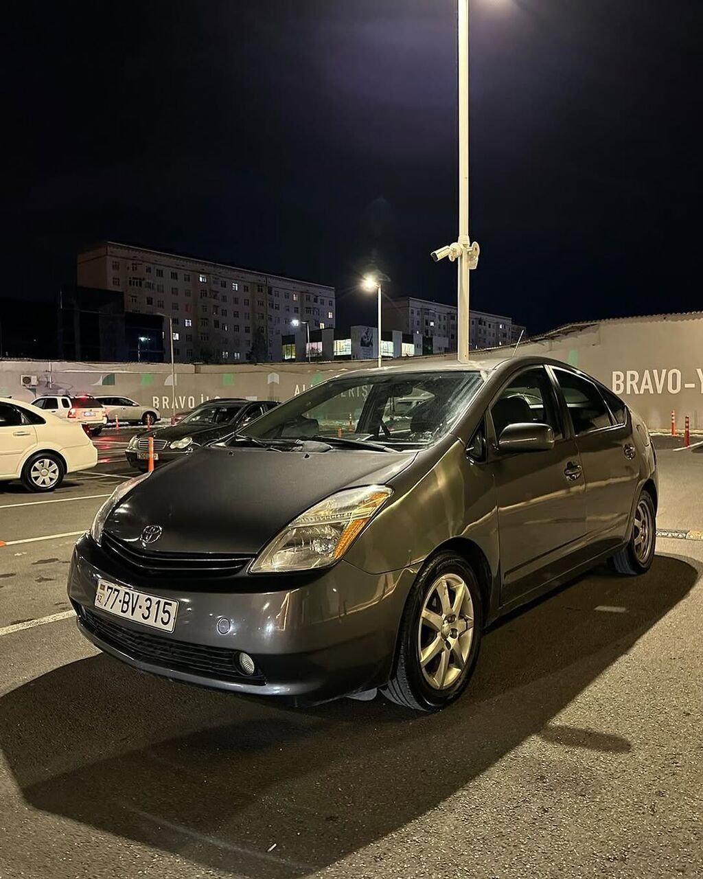 Toyota Prius (2-ci nəsil) hibrid hetçbek - Rəng: tünd boz/metalik 77-BV-315 — Avtomobillər, Masazır (4)