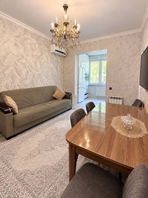 Satılır 3 otaqlı köhnə tikili 70 m² — Bakı