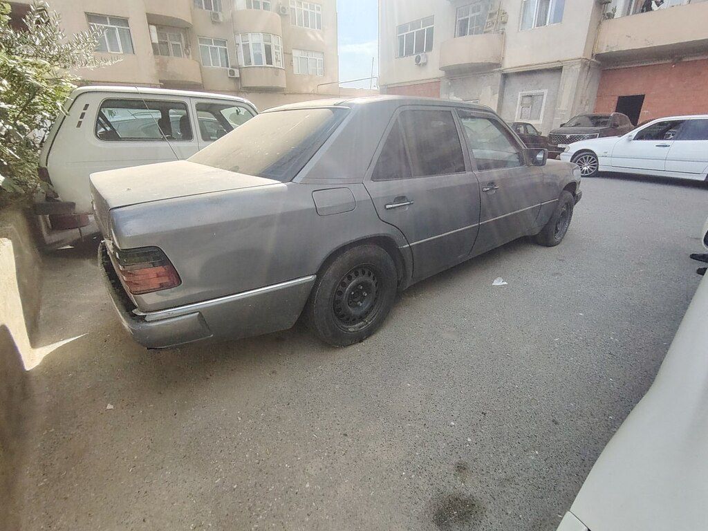 Mercedes 250 D, 2.5 L, 1988 il, 535 342 km 10-ET-742 — Avtomobillər, Bakı (7)