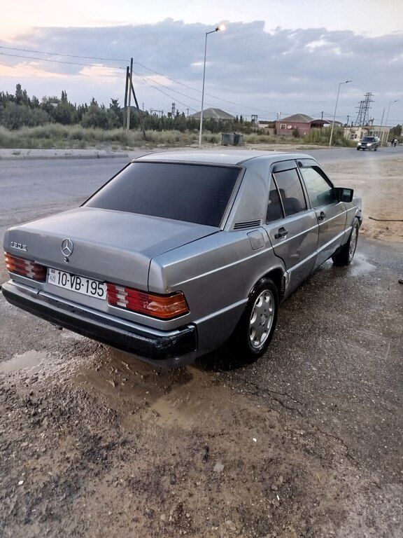 Mercedes 190, 2.0 L, 1990 il, 268 000 km 10-VB-195 — Avtomobillər, Bakı (5)