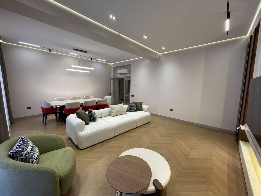 İcarəyə verilir 4 otaqlı yeni tikili 200 m² — Mənzil, Bakı (2)