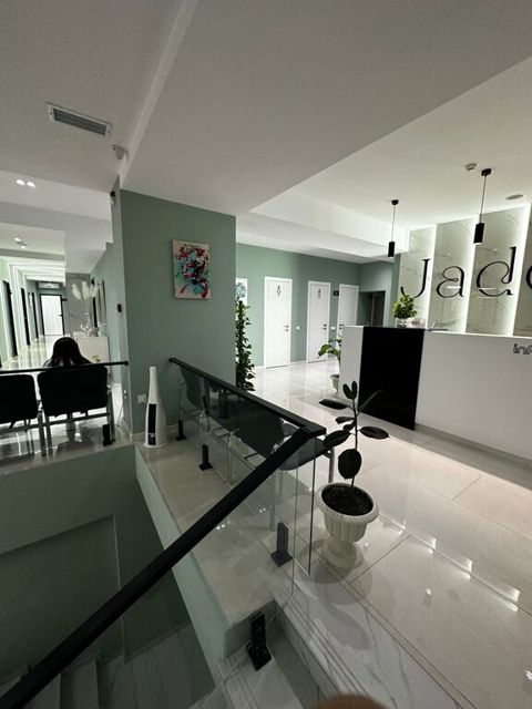 Satılır obyekt 350 m² — Bakı
