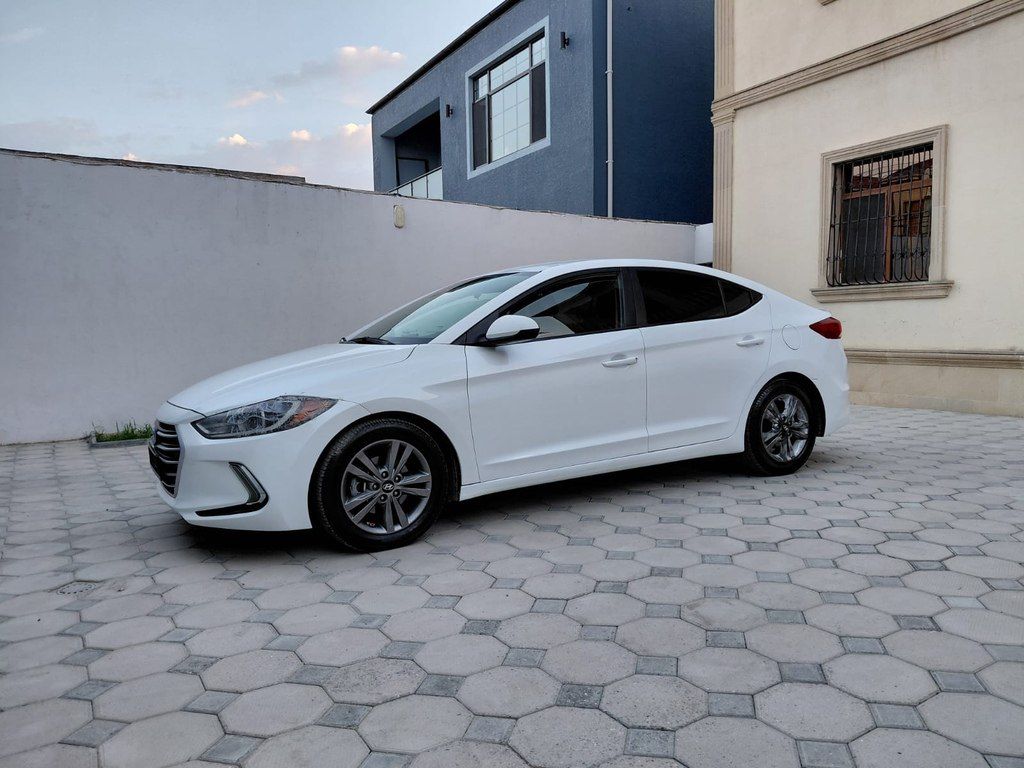 Hyundai Elantra, 2.0 L, 2018 il, 300 000 km — Avtomobillər, Bakı (2)