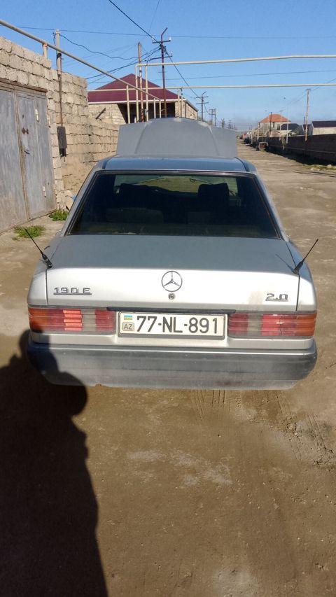 Mercedes-Benz 190 (W201): 2 l Sedan — Bakı
