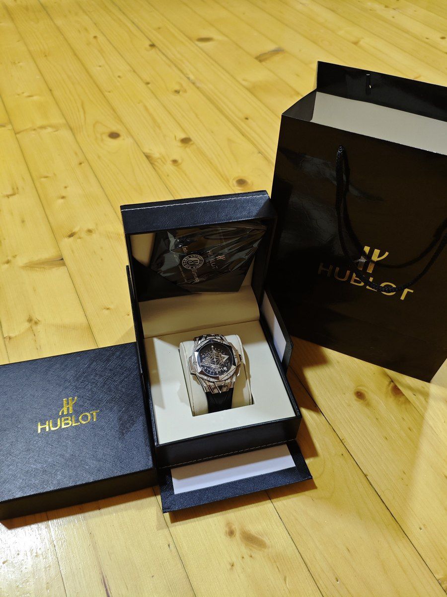 Hublot qol saatı — Şəxsi əşyalar, Bakı