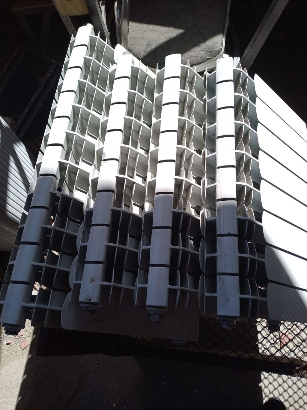 Radıator cemı 200 azn unvan mehemmedlı Guler2 kod 4242Alüminium — Radiatorlar, Digah