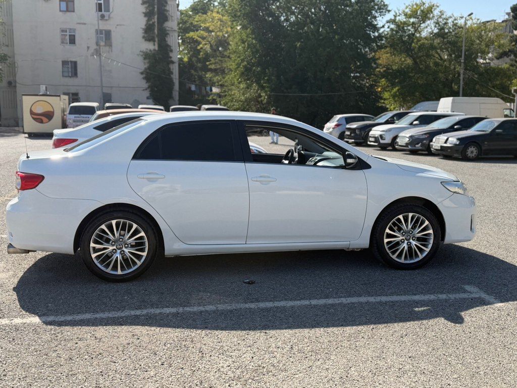 Toyota Corolla, 1.6 L, 2013 il, 255 000 km — Avtomobillər, Bakı (7)
