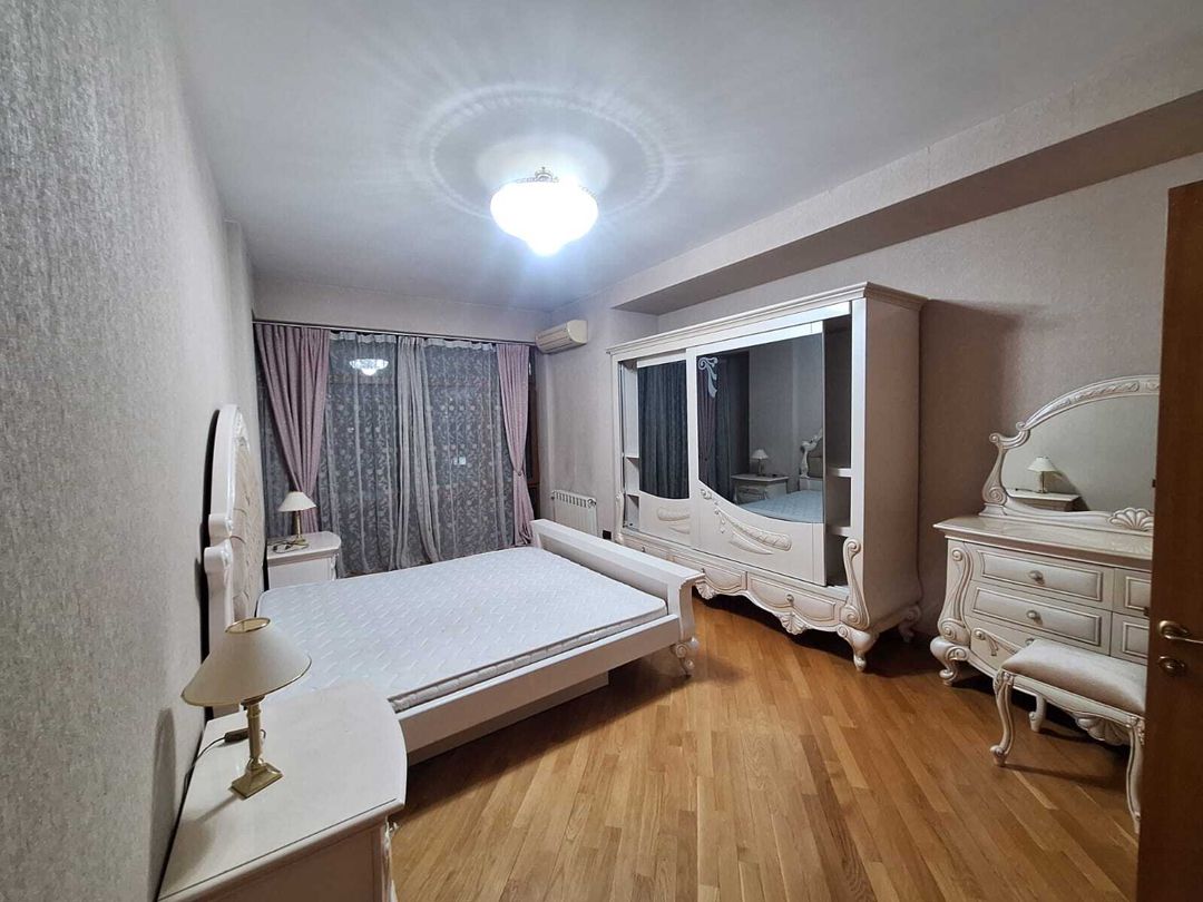 İcarəyə verilir 4 otaqlı yeni tikili 200 m² — Mənzil, Bakı (2)