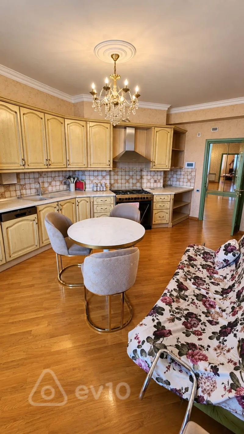 4 otaqlı mənzil, 190 m², İbrahimpaşa dadaşov küçəsi — Mənzil, Bakı (7)