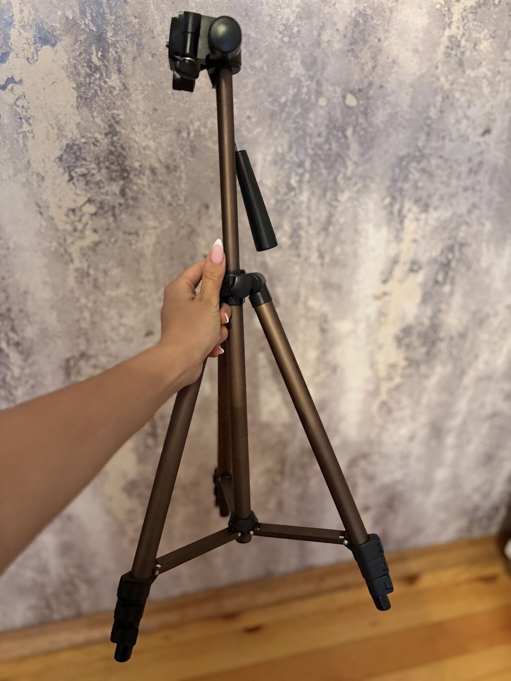 Tripod satılır Fotoaparat və çəkilişlər üçün tripod satılır — Tripod, steadicam, video işıq, Bakı