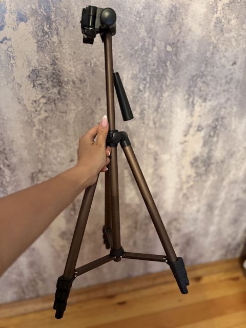 Tripod satılır Fotoaparat və çəkilişlər üçün tripod satılır — Bakı