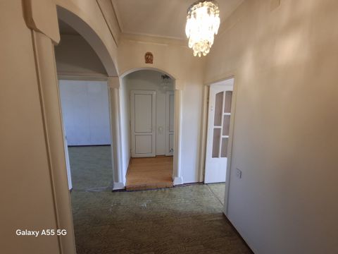 Satılır 3 otaqlı köhnə tikili 67 m² — Bakı