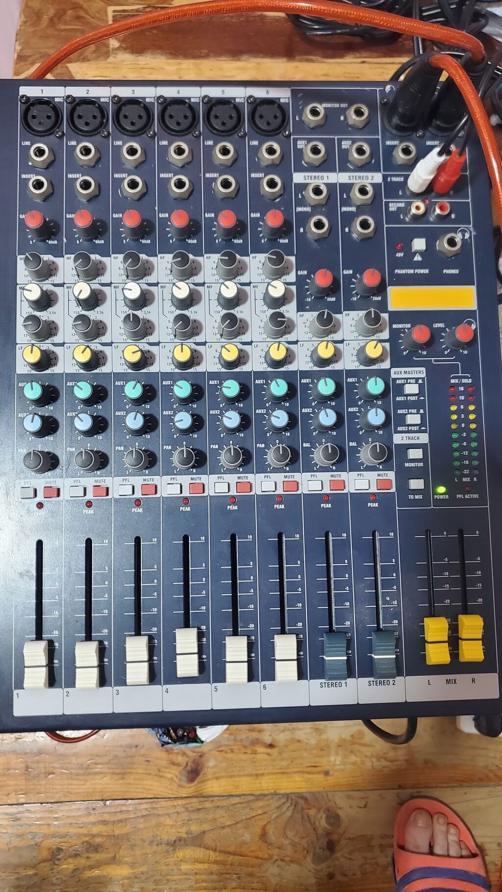 Soundcraft peşəkar audio mikser - Təmiz və güclü səs - Çoxsaylı giriş — Studiya və konsert üçün, Bakı (3)