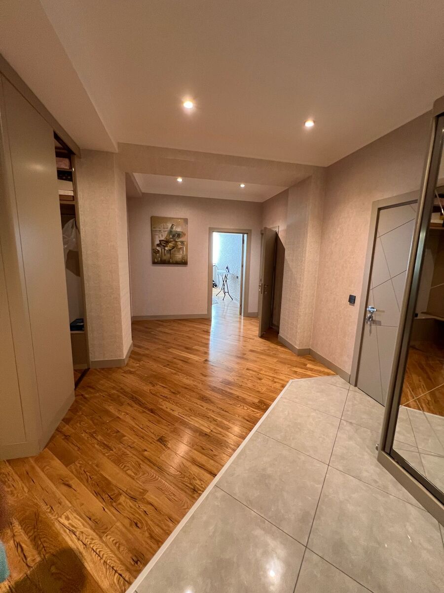 Satılır 4 otaqlı yeni tikili 200 m² — Mənzil, Bakı (9)