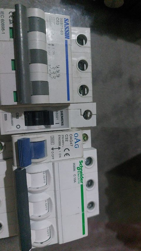 Elektrik avtomat — Bakı